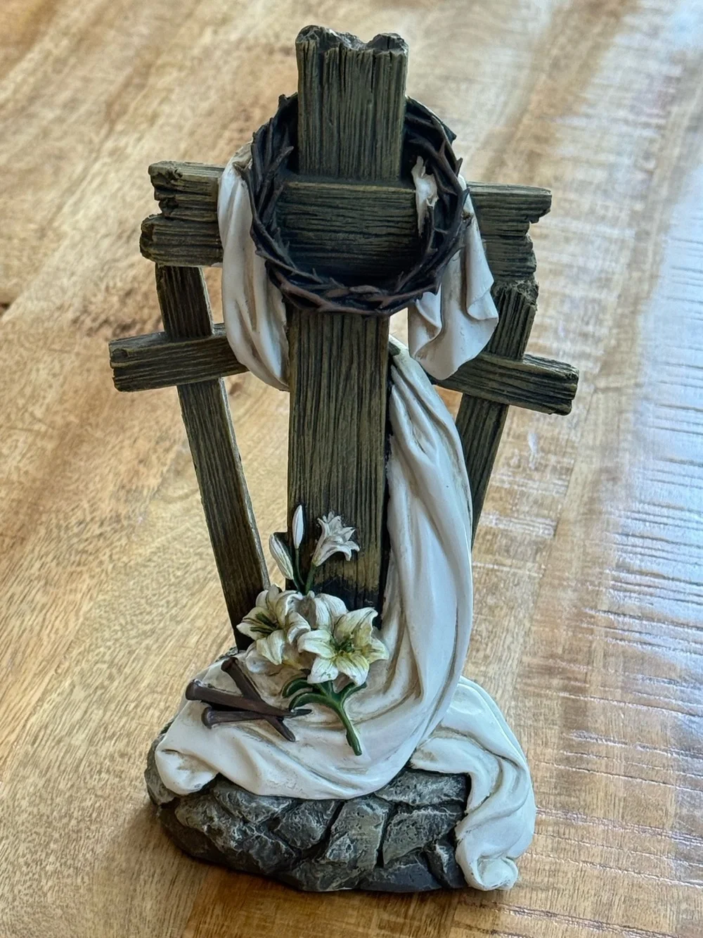 Easter Calvary Three Crosses Figurine Crown of Thorns Shroud Lilies 9.5